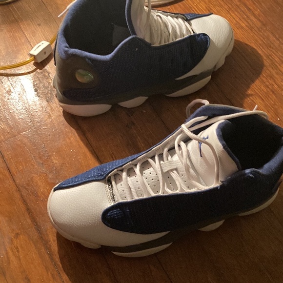 Retro - Picture 2 of 7